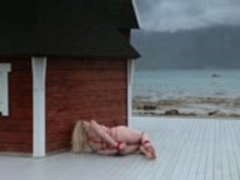 Outdoor Bondage escape attempt    