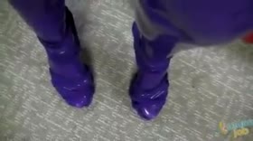 Larkin Love Latex Handjob