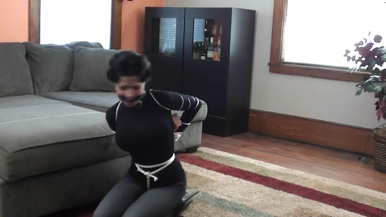 Black boots and jeans with ropes