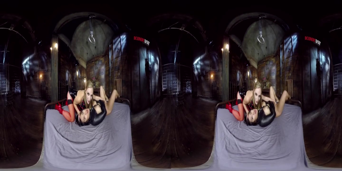 Mona Wales Trains - VR Porn