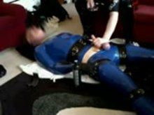Gay - Latex slave cbt