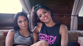 Vienna Black and Vanessa Sky