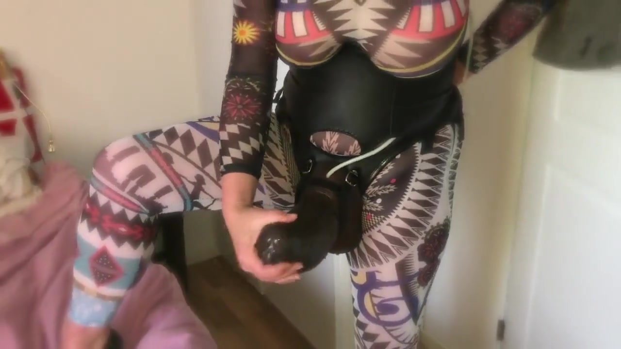 Bad Dragon Pearce XL Strap on