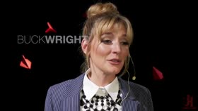 Mona Wales Femdom