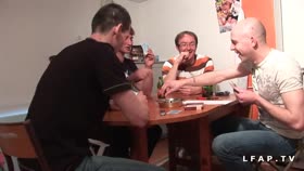 Jeune Et Jolie Etudiante Francaise Baisee Et Couverte De Sperme Dans 1 Gangbang
