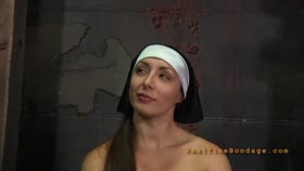 RT - Nun