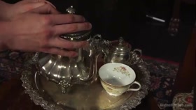 Hot Muscular Domme Annihilates Wimpy Man Servant!