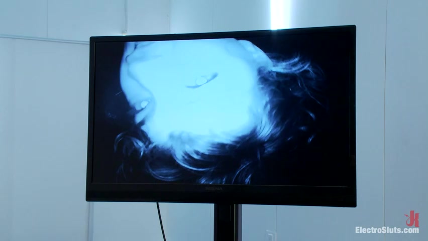 Ass Up Sensory Deprivation Electro DP!!