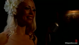 The Lounge Singer And The Thieving Waitress