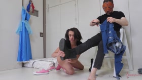 HD

ASSYLUM   Total domination of a Tinderella