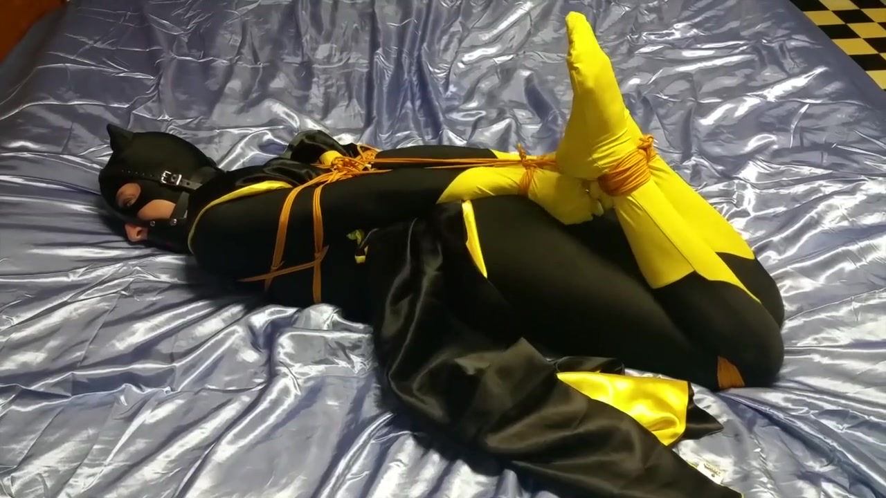 HD

Shiny Bound   Simone   Batgirl Hogtied