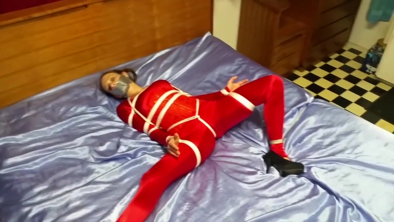 HD

Shiny Bound   Simone   Spread in Red Pt2