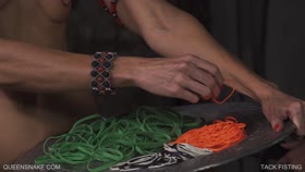 QUEENSNAKE - Rubber Bands Jessica