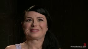 Siouxsie Q vs Claire Adams