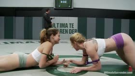 Darling "The Grappler" (20)vsAllie "The Hazer" Haze (00)