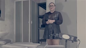 Dominatrix Mistress April - Slave Maintenance